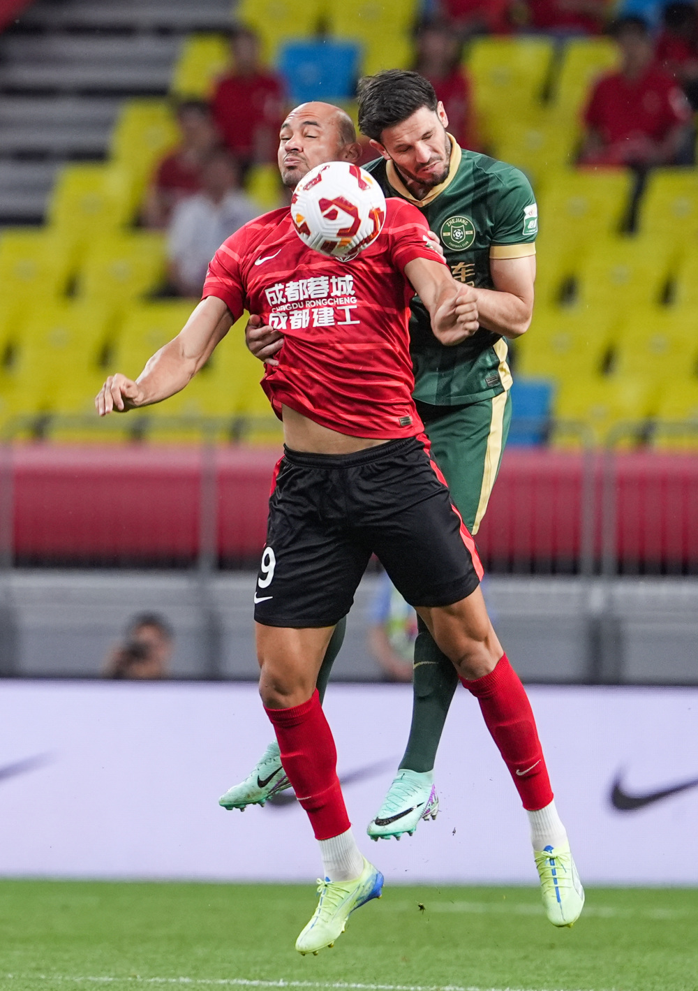 在俱乐部保 在俱乐部保