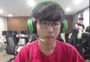 比赛中两队 比赛中两队